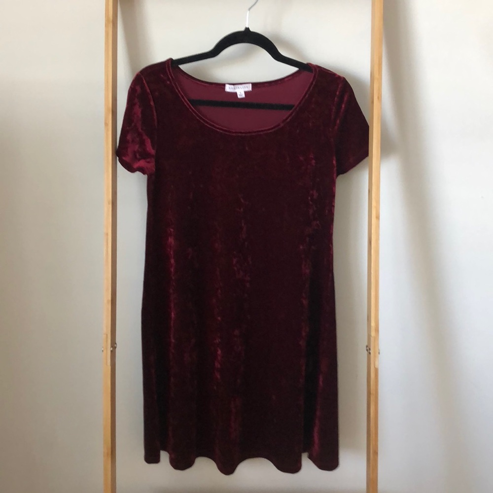 Velvet A-Line Shift Scoop Neck Short Sleeve Dress